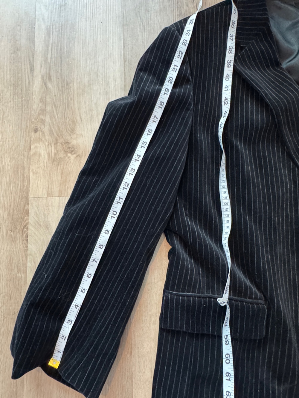 Jos. A. Bank Velvet Blazer 46R Slim Fit Sport Coat Black Pinstriped Mens - Picture 5 of 9